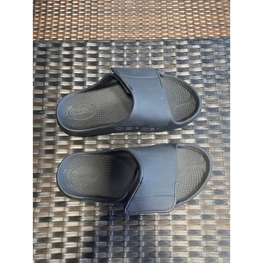 Oofos sandals womens size 9